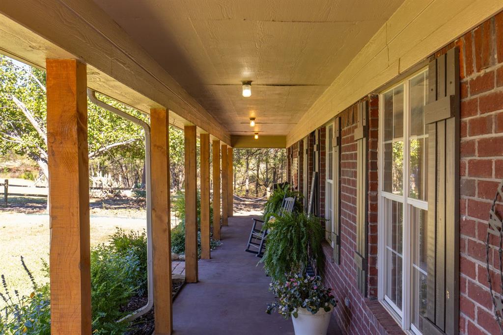 1004 County Road 4574 Property Photo 13