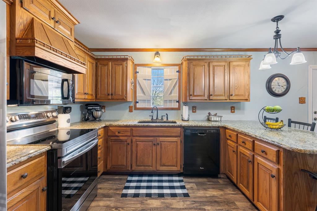 1004 County Road 4574 Property Photo 17