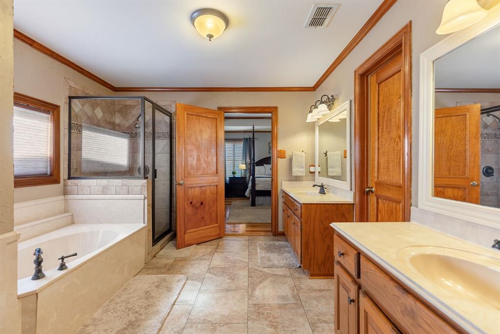 1004 County Road 4574 Property Photo 19