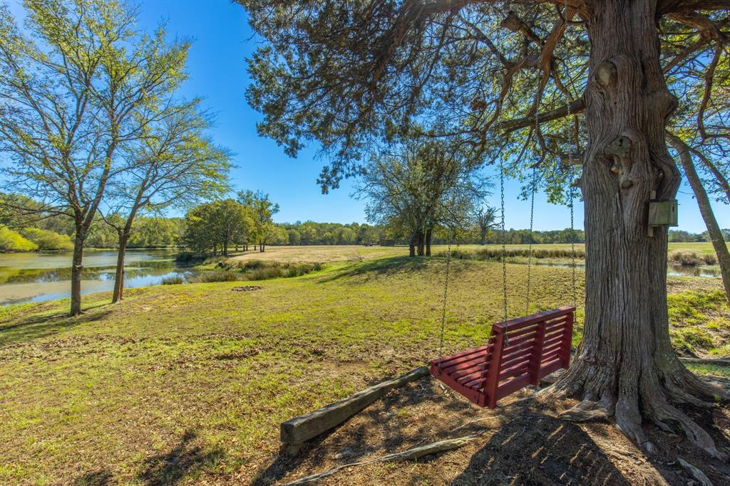 1004 County Road 4574 Property Photo 25