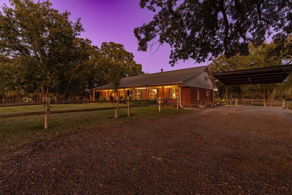 1004 County Road 4574 Property Photo 33