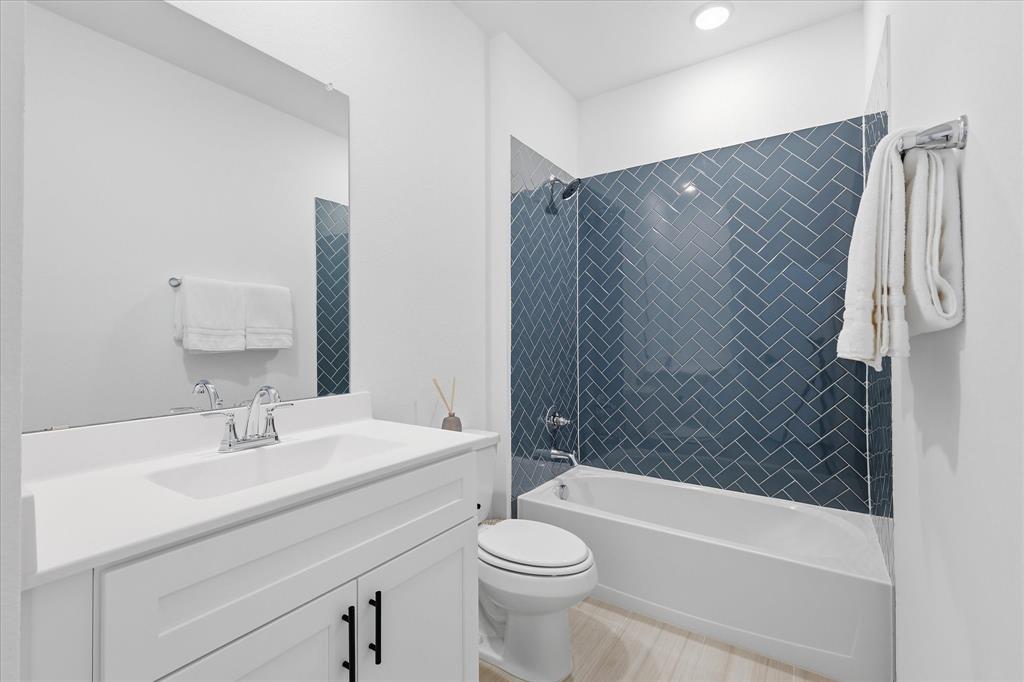 7133 Talon Bluff Drive Property Photo 24