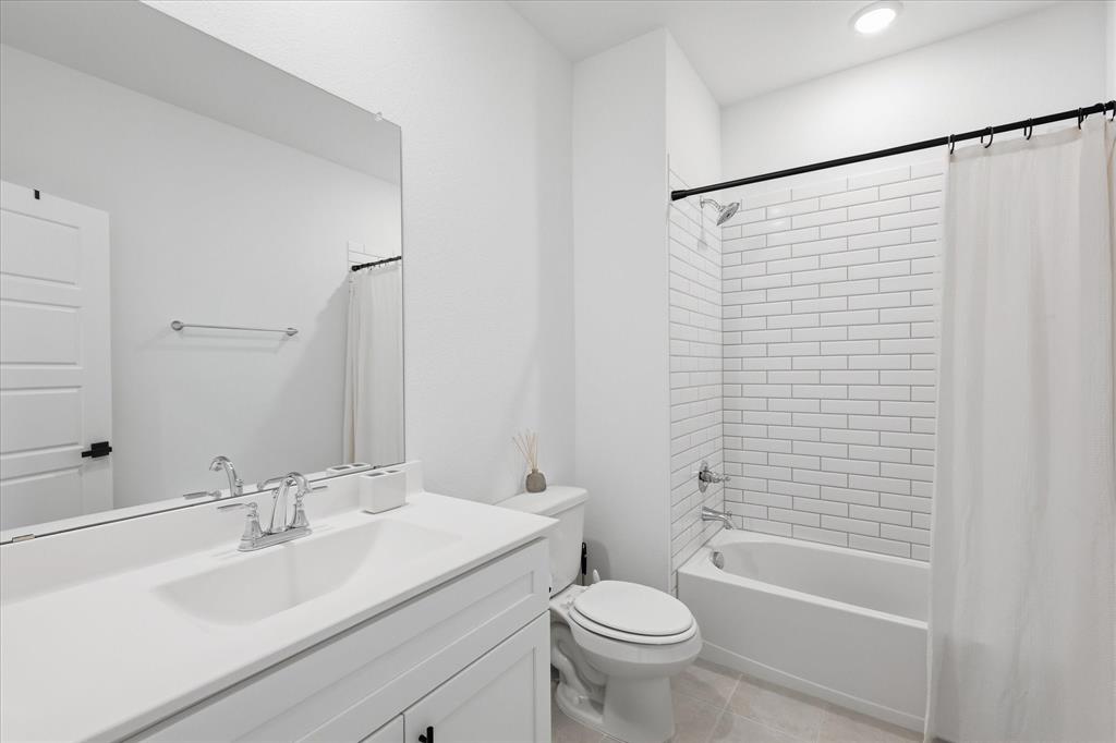 7133 Talon Bluff Drive Property Photo 28