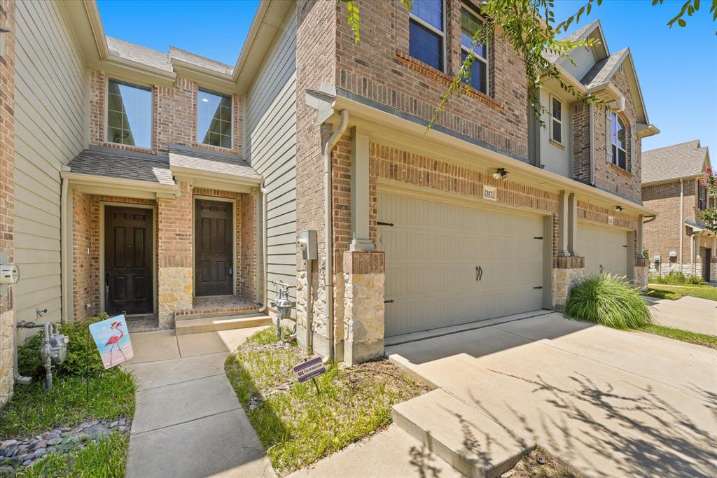 2317 Cortellia Street Property Photo 4