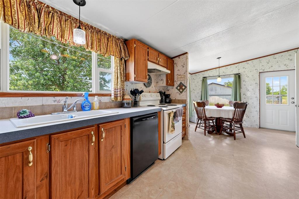 8900 Crestview Estate Road Property Photo 10