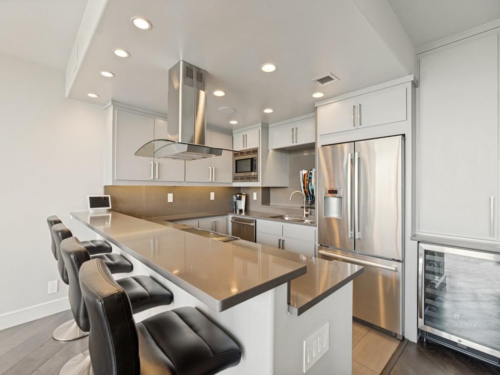 6211 W Northwest Highway 1707 Property Photo 5