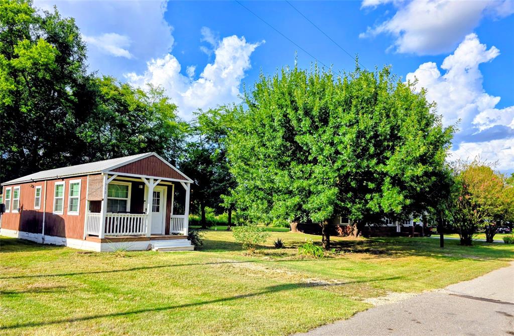 710 County Road 2298 Property Photo 1