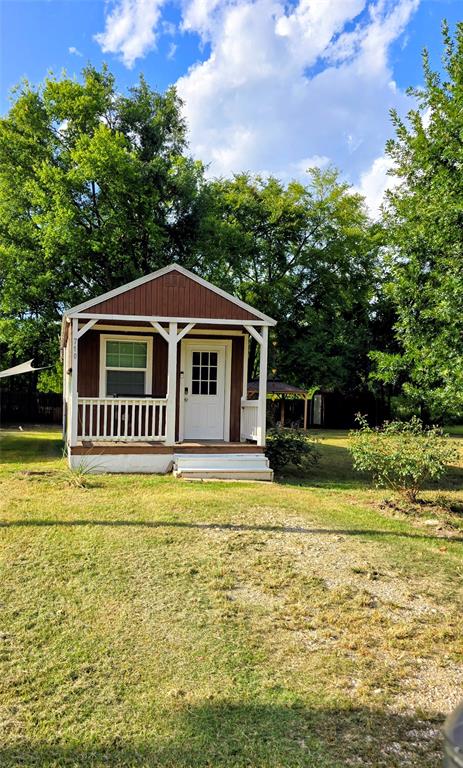 710 County Road 2298 Property Photo 2