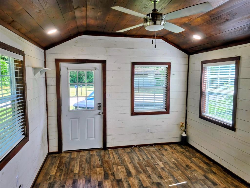 710 County Road 2298 Property Photo 3