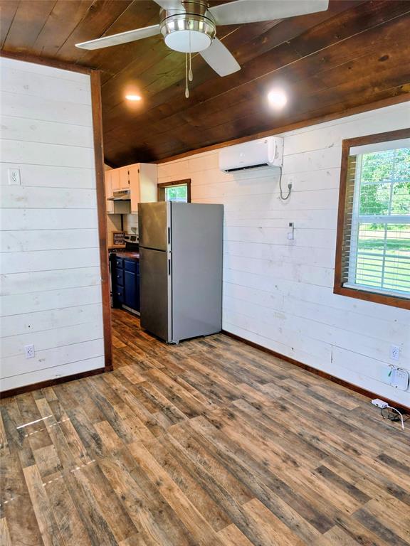 710 County Road 2298 Property Photo 4