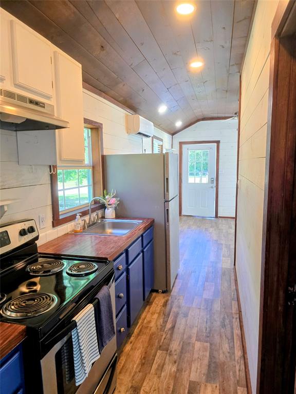 710 County Road 2298 Property Photo 5