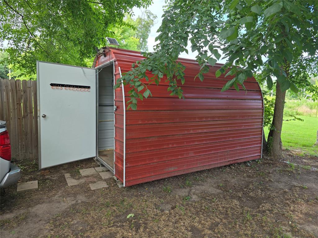 710 County Road 2298 Property Photo 16