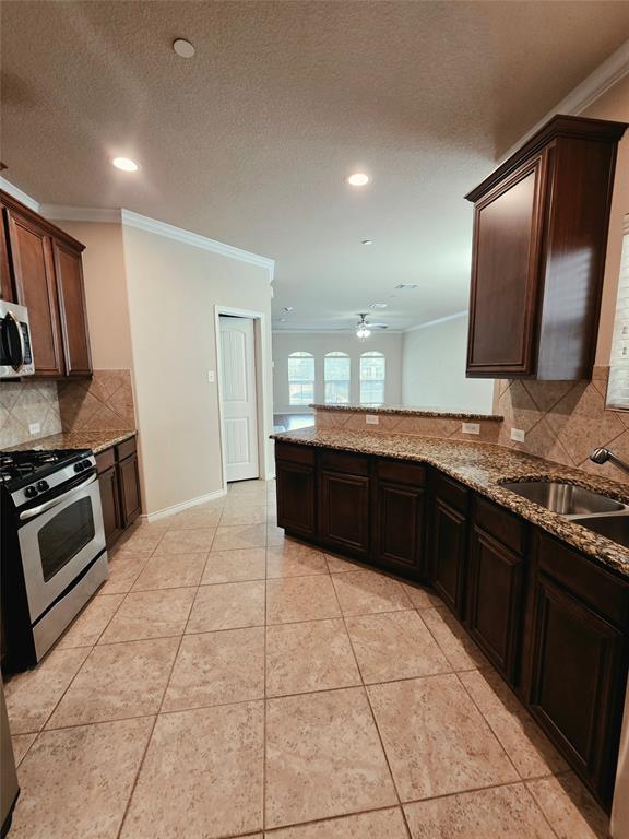 8717 Whitehead Street Property Photo 4