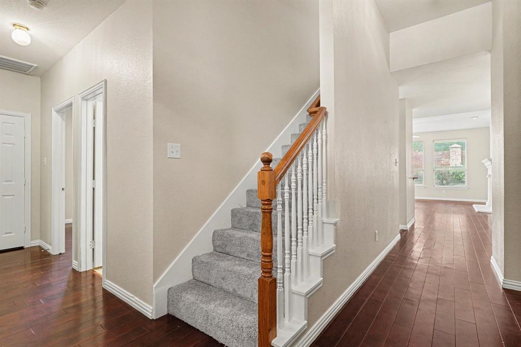 11829 Warbler Lane Property Photo 3