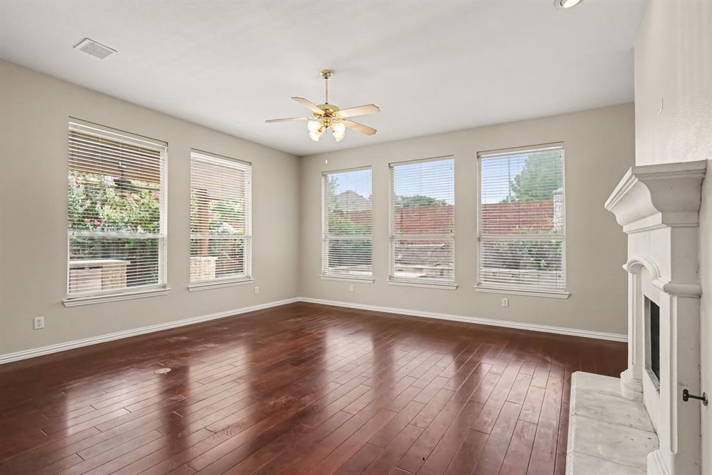 11829 Warbler Lane Property Photo 6