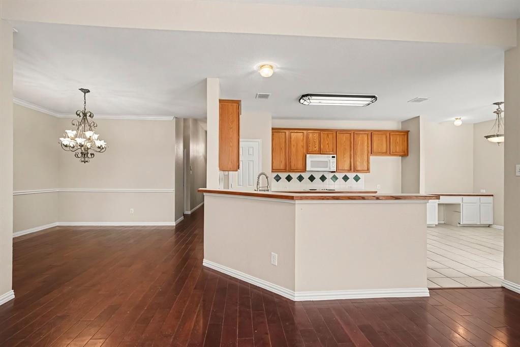 11829 Warbler Lane Property Photo 9