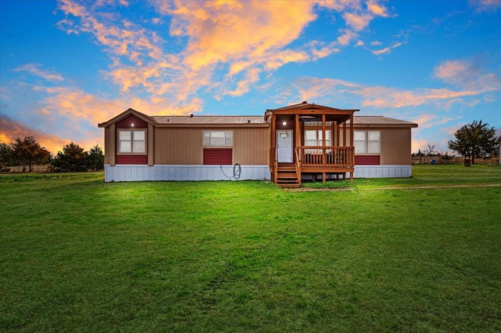 2035 Fm-1566 Property Photo 2
