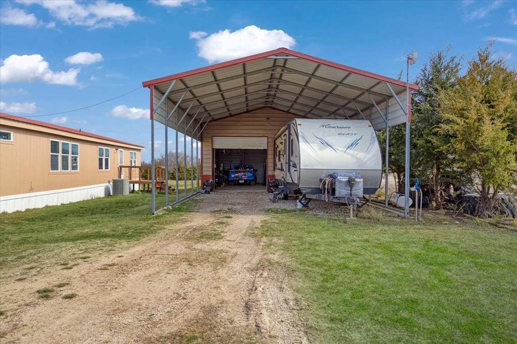 2035 Fm-1566 Property Photo 12