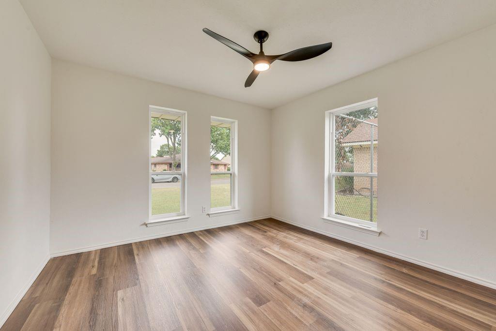 3914 Shady Hollow Lane Property Photo 10