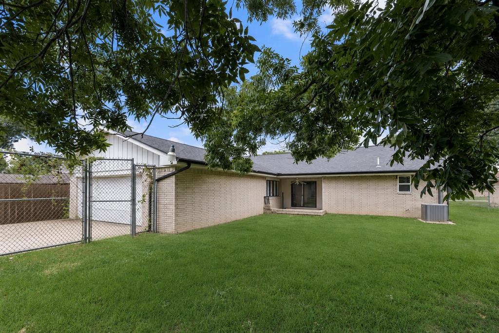 3914 Shady Hollow Lane Property Photo 17
