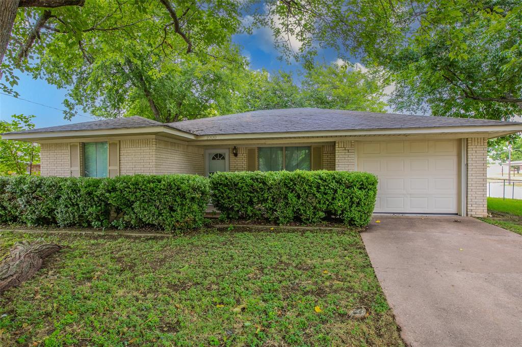 1000 N Harrison Property Photo 1