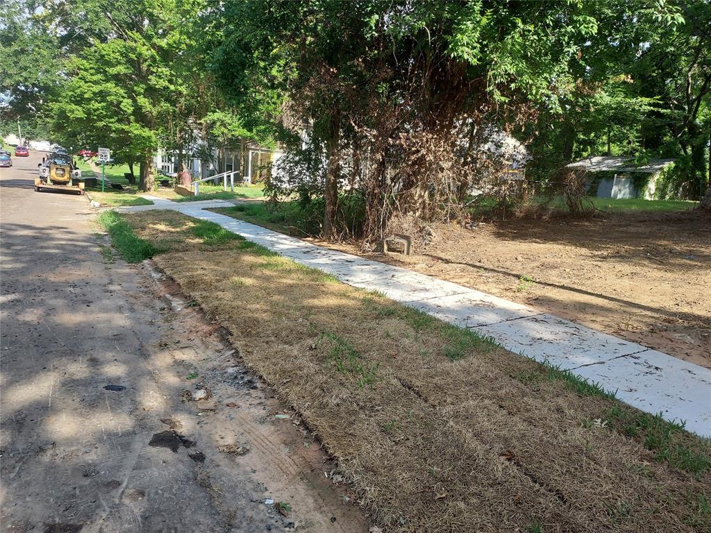 617 Wyandotte Street Property Photo 3