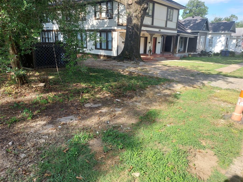 621 Wyandotte Street Property Photo 2