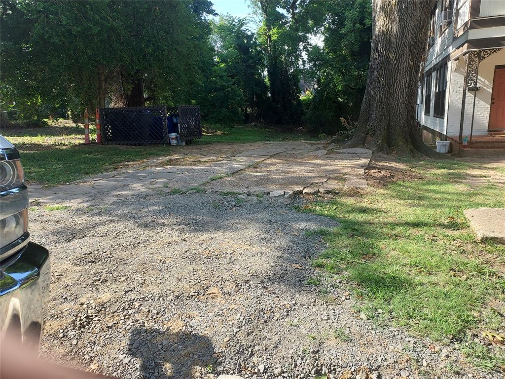 621 Wyandotte Street Property Photo 3