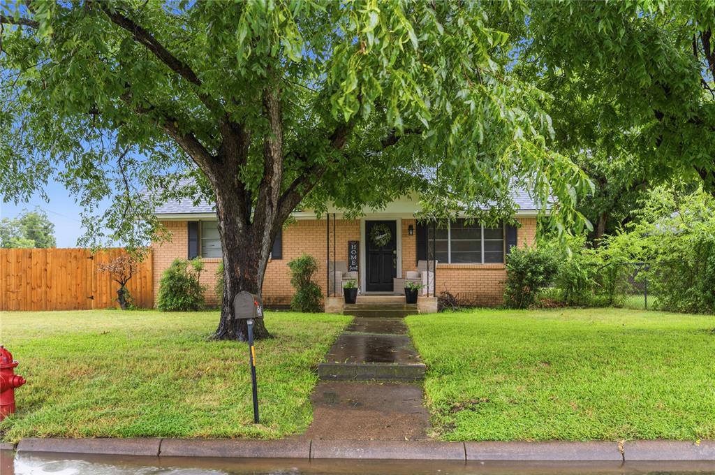 2621 Vine Street Property Photo 1