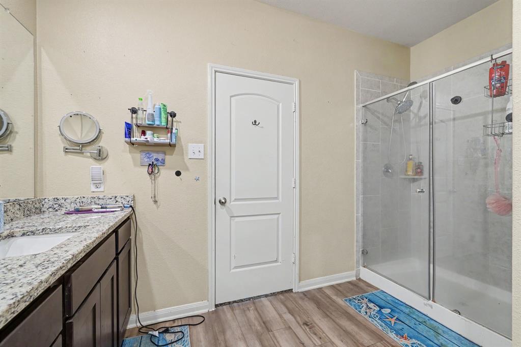 5216 Persimmon Drive Property Photo 9