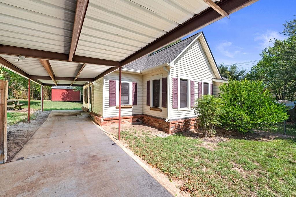 211 S Olive Street Property Photo 4