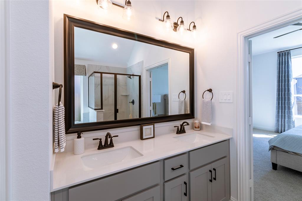 4437 Sweet Clover Lane Property Photo 11