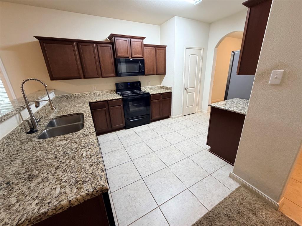 1617 Park Trails Boulevard Property Photo 4