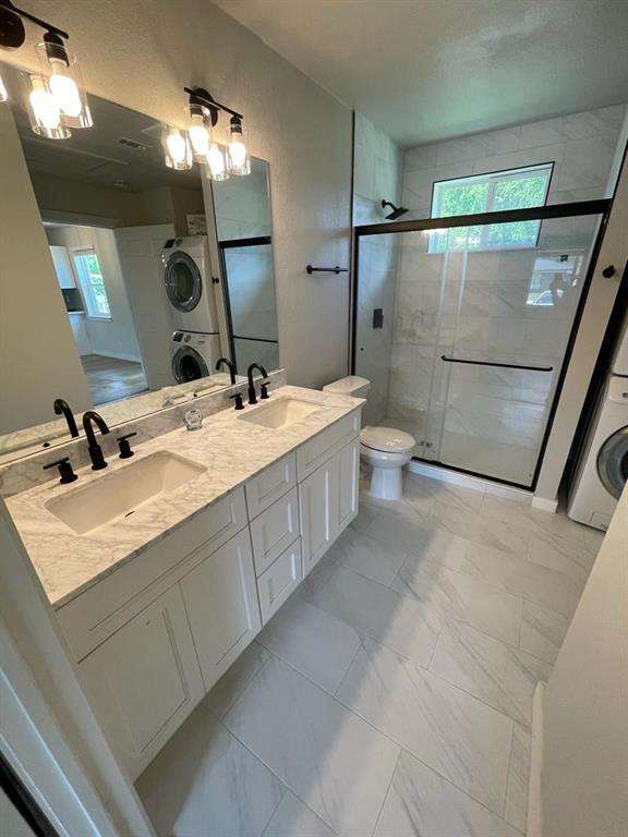 1605 Hawthorne Lane Property Photo 9