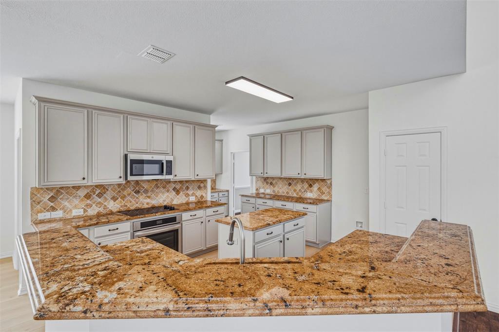 1706 Clear Springs Drive Property Photo 6