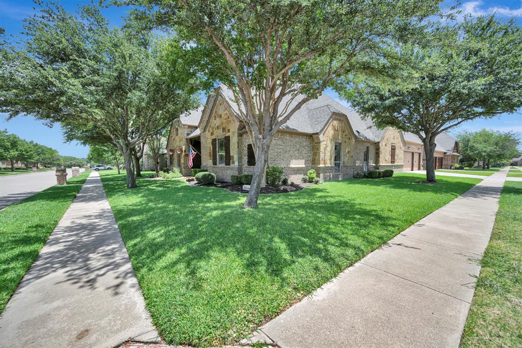 8100 Canyon Oak Drive Property Photo 7