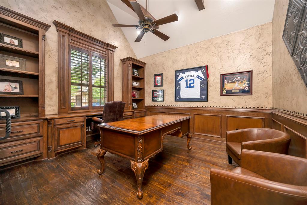 8100 Canyon Oak Drive Property Photo 10