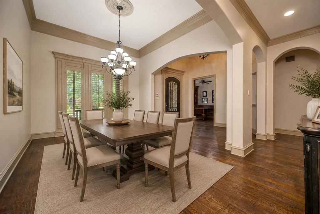 8100 Canyon Oak Drive Property Photo 11