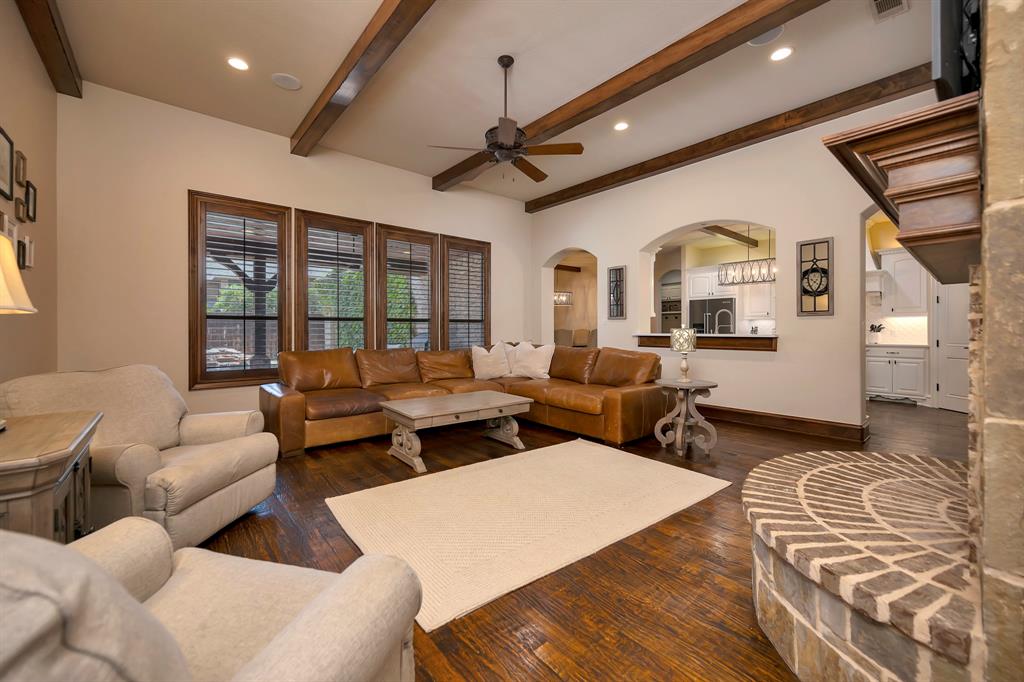 8100 Canyon Oak Drive Property Photo 13