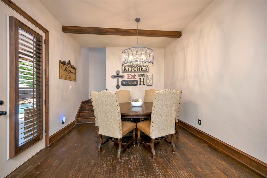 8100 Canyon Oak Drive Property Photo 15