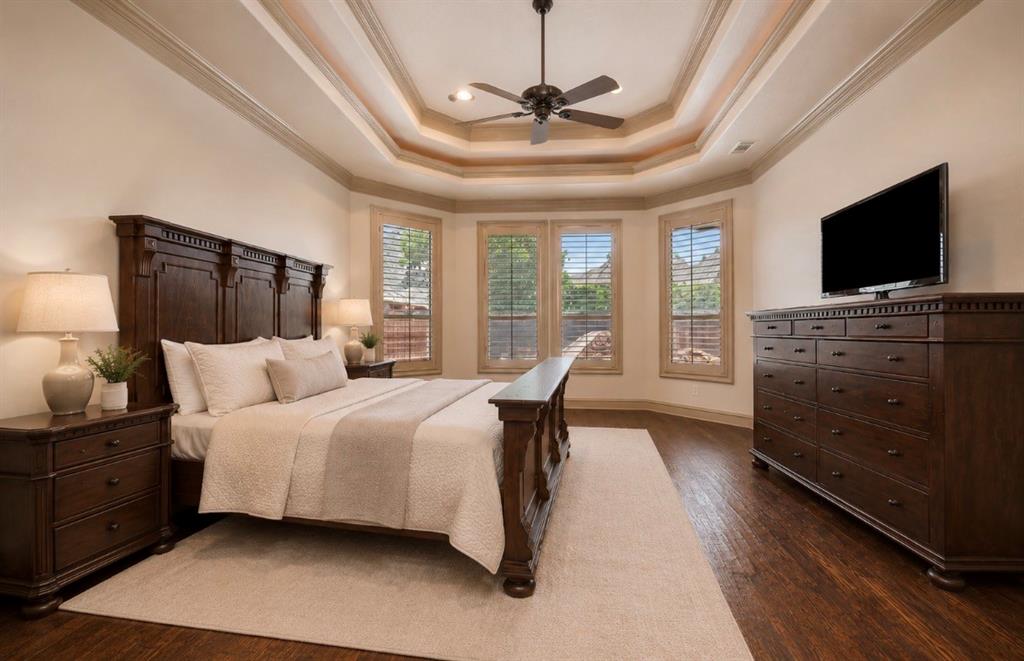 8100 Canyon Oak Drive Property Photo 16