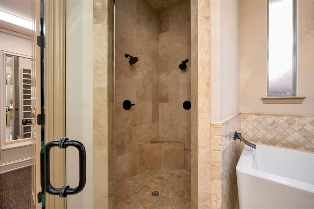8100 Canyon Oak Drive Property Photo 22