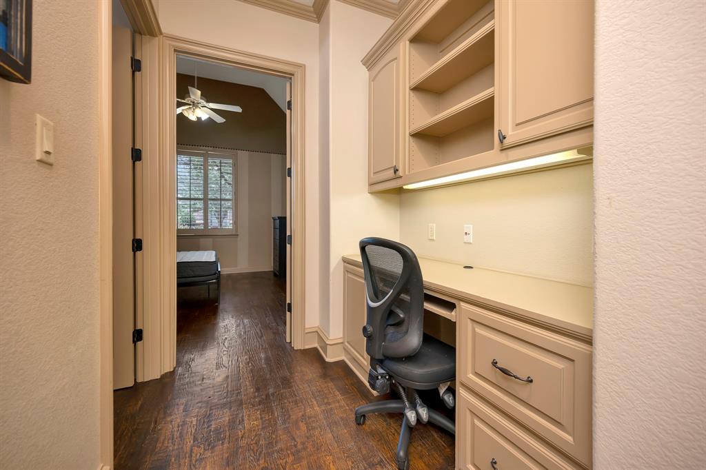 8100 Canyon Oak Drive Property Photo 29