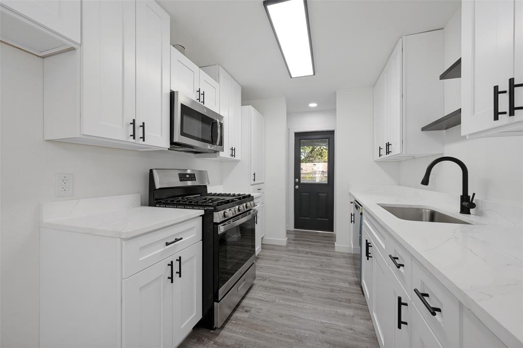 209 W 12th Street Property Photo 5
