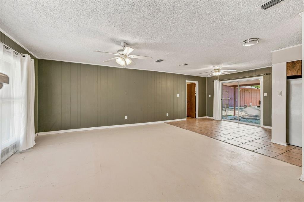 140 E Plum Avenue Property Photo 6