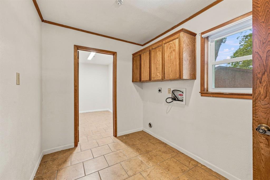 140 E Plum Avenue Property Photo 10