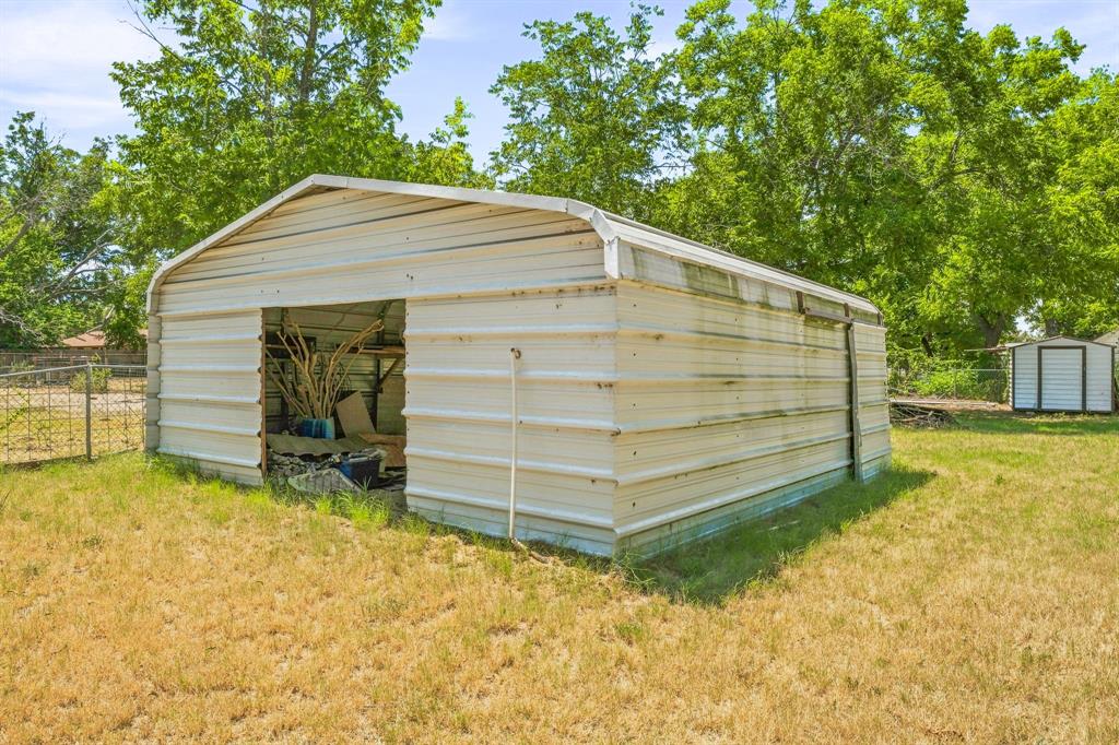 140 E Plum Avenue Property Photo 20