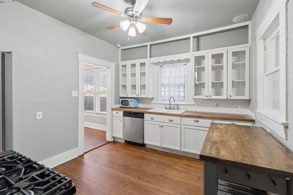 2111 Washington Avenue Property Photo 5
