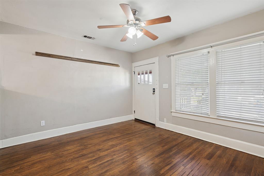 2111 Washington Avenue Property Photo 8