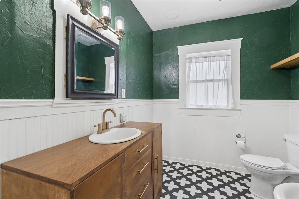 2111 Washington Avenue Property Photo 17